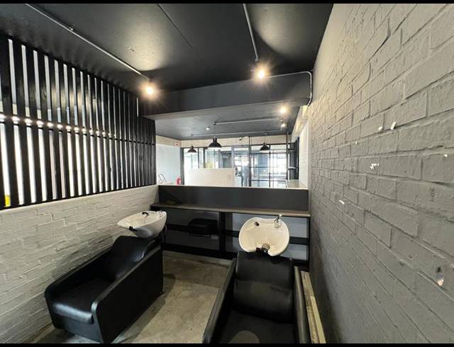 BUSINESS PROPERTY TO RENT IN WALMER